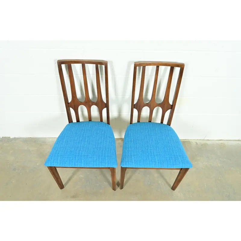 Broyhill Brasilia Mid-Century Modern Sculpted Walnut Side Chairs or Dining Chairs, Pair - Image 5