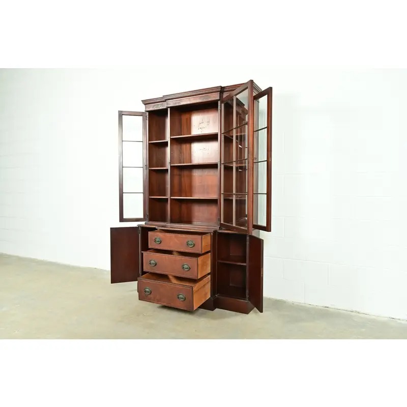 Kittinger Furniture Georgian Flame Mahogany Breakfront Bookcase Cabinet, Circa 1960s - Image 6