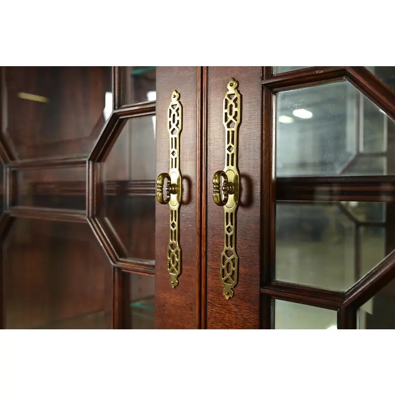 Henkel Harris Georgian Carved Flame Mahogany Lighted Breakfront Bookcase Cabinet - Image 7