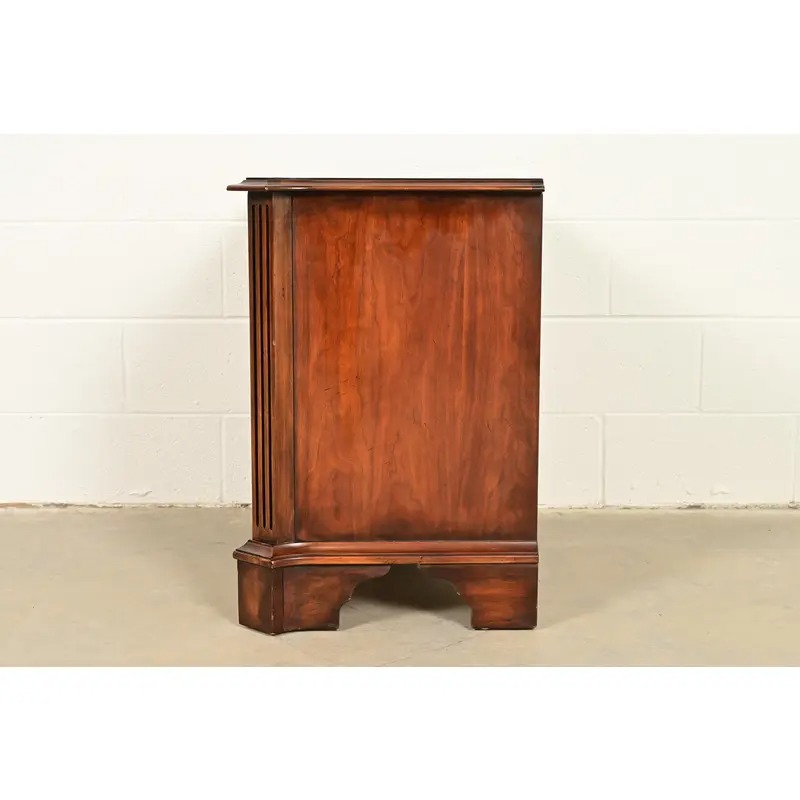 Henredon Georgian Carved Mahogany Nightstand or Bachelor Chest - Image 10