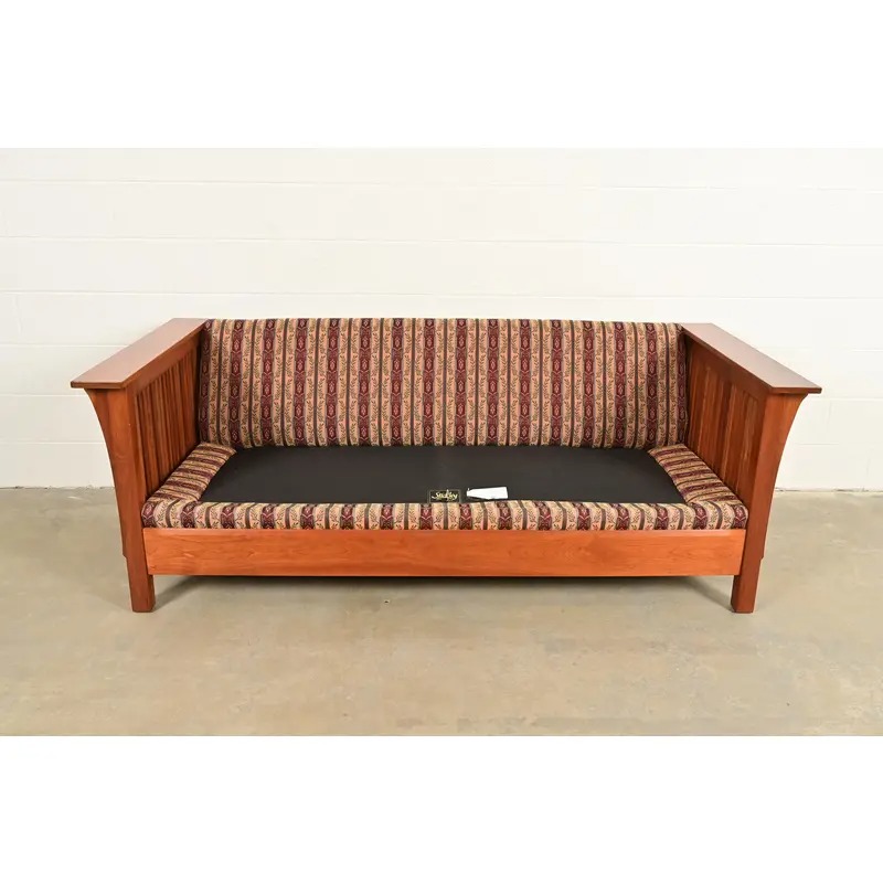 Stickley Mission Arts and Crafts Cherry Wood Spindle Settle Sofa - Image 10
