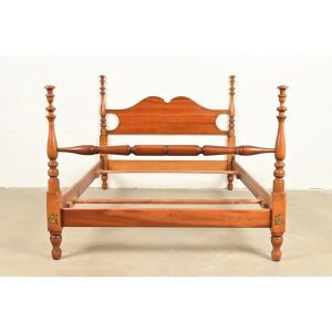 Stickley American Colonial Carved Solid Cherry Wood Full Size Poster Bed, 1950s