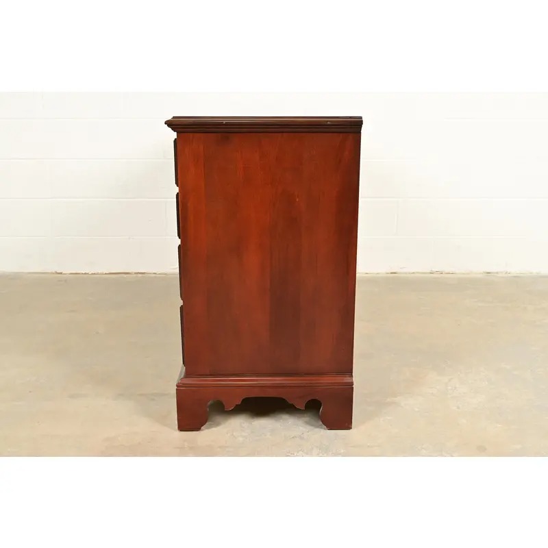 Henkel Harris Style Georgian Solid Mahogany Twelve-Drawer Dresser - Image 12