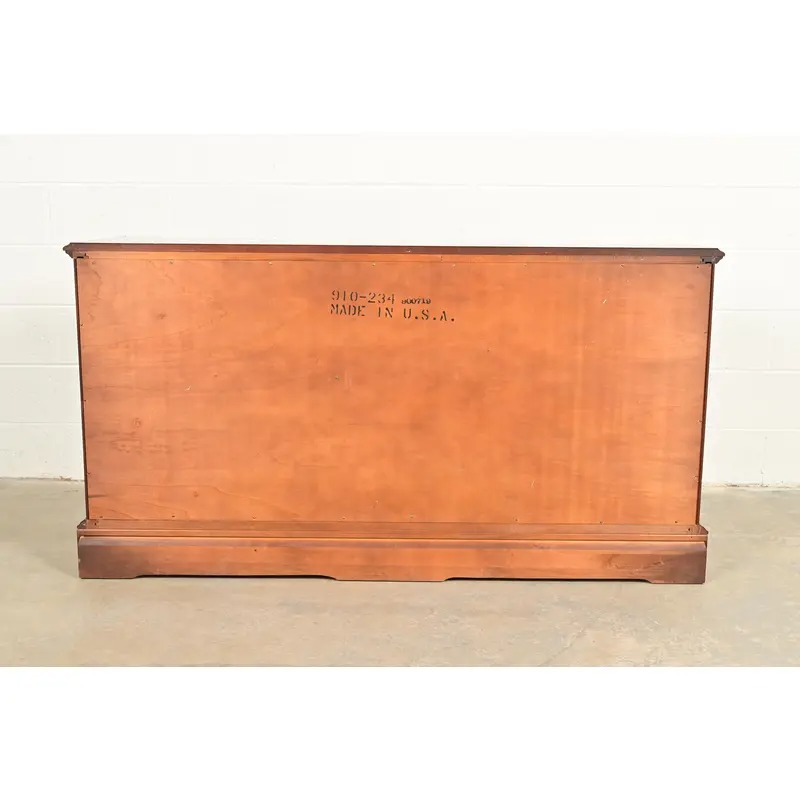 Henkel Harris Style Georgian Solid Mahogany Twelve-Drawer Dresser - Image 13