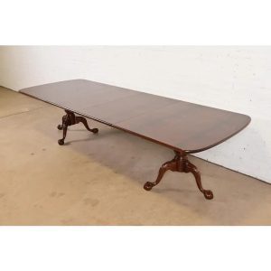 Henredon Georgian Flame Mahogany Double Pedestal Extension Dining Table, Newly Refinished