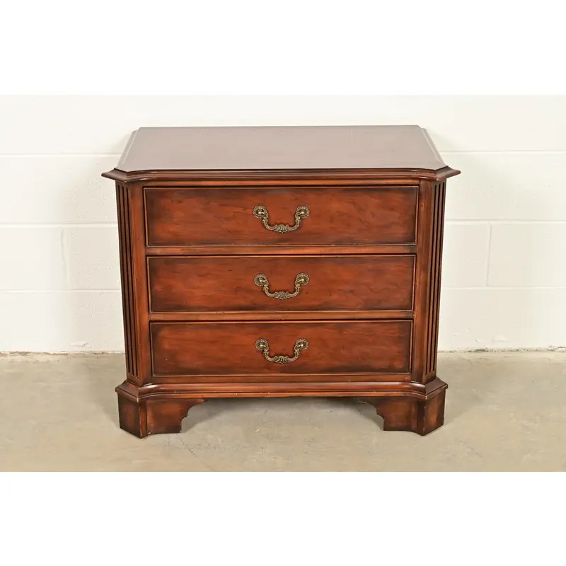 Henredon Georgian Carved Mahogany Nightstand or Bachelor Chest - Image 2