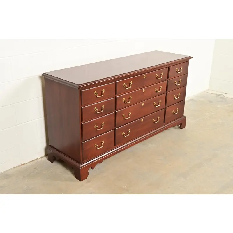Henkel Harris Style Georgian Solid Mahogany Twelve-Drawer Dresser - Image 4