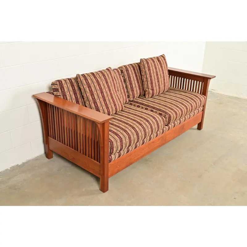 Stickley Mission Arts and Crafts Cherry Wood Spindle Settle Sofa - Image 4