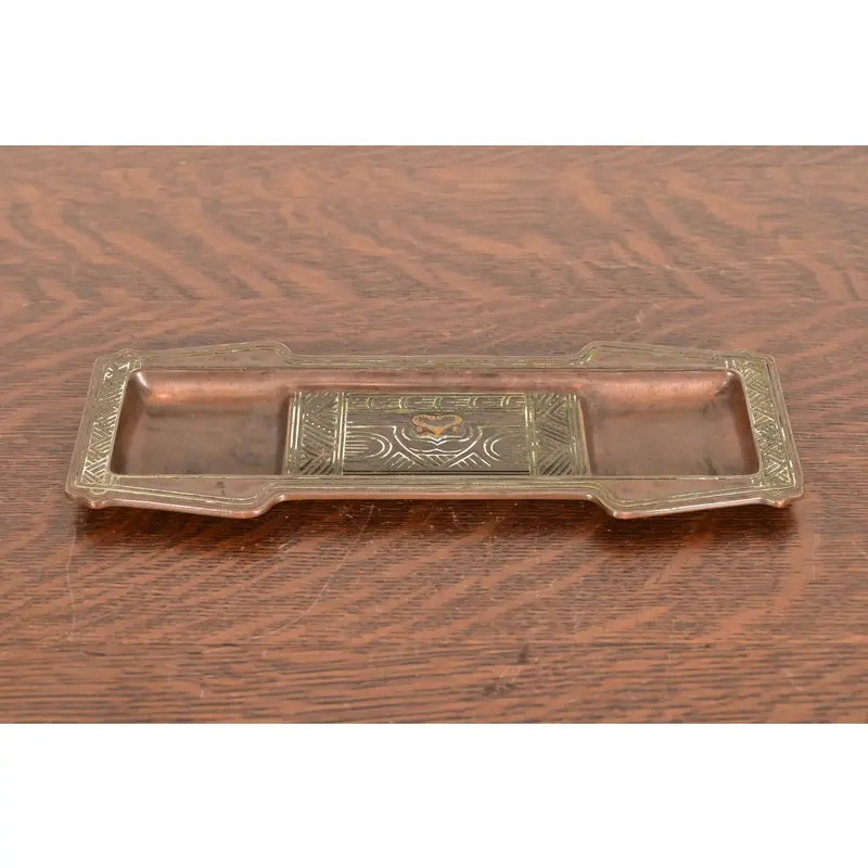 Tiffany Studios New York American Indian Pattern Bronze Pen Tray - Image 5
