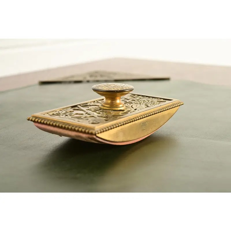 Tiffany Studios New York Grapevine Bronze Doré and Favrile Slag Glass Rocker Blotter - Image 5