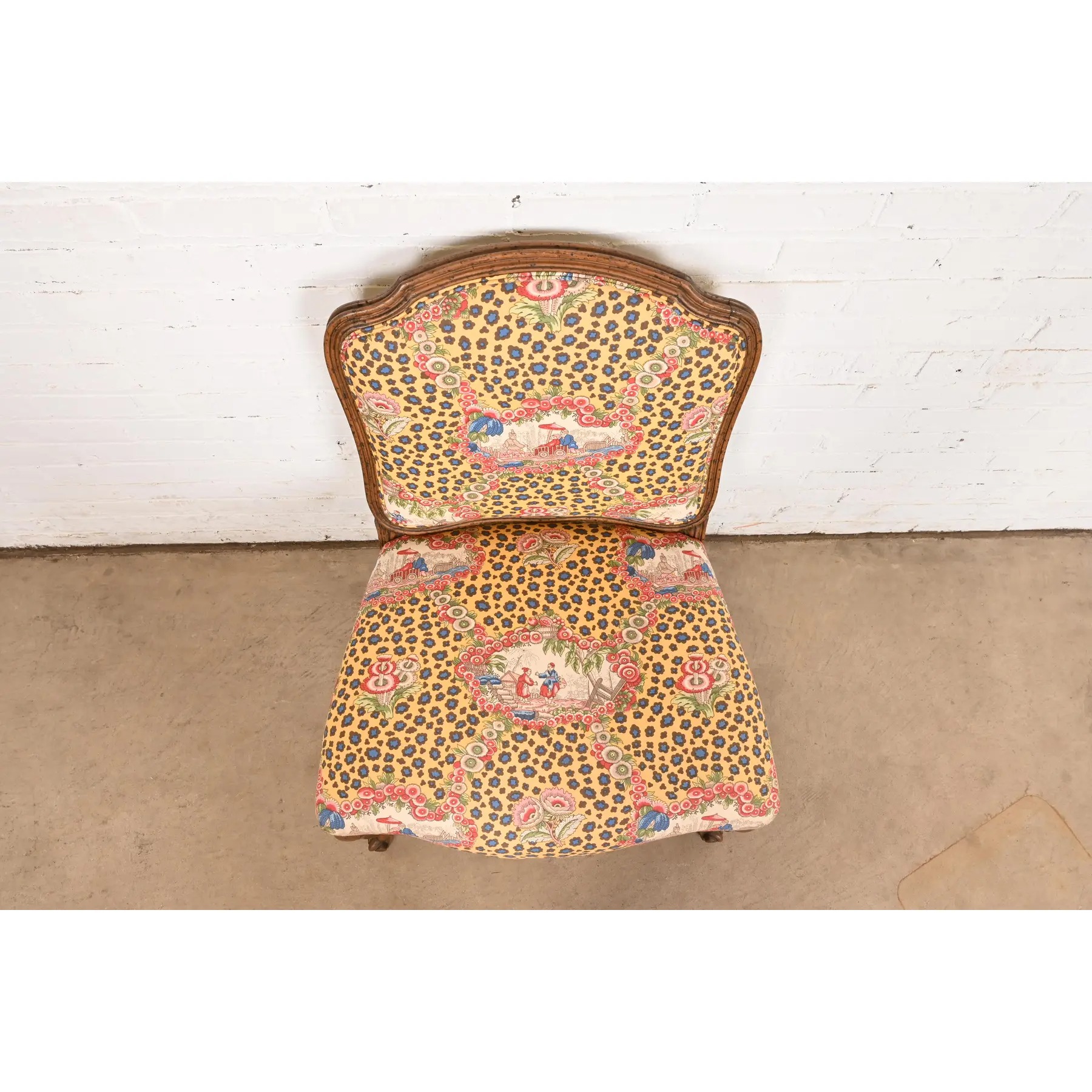 Baker Furniture Style French Provincial Louis XV Carved Walnut Slipper Chair or Lounge Chair, Circa 1960s - Image 5