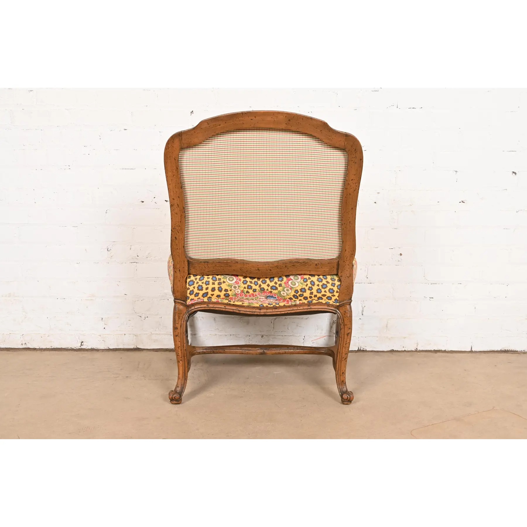 Baker Furniture Style French Provincial Louis XV Carved Walnut Slipper Chair or Lounge Chair, Circa 1960s - Image 9