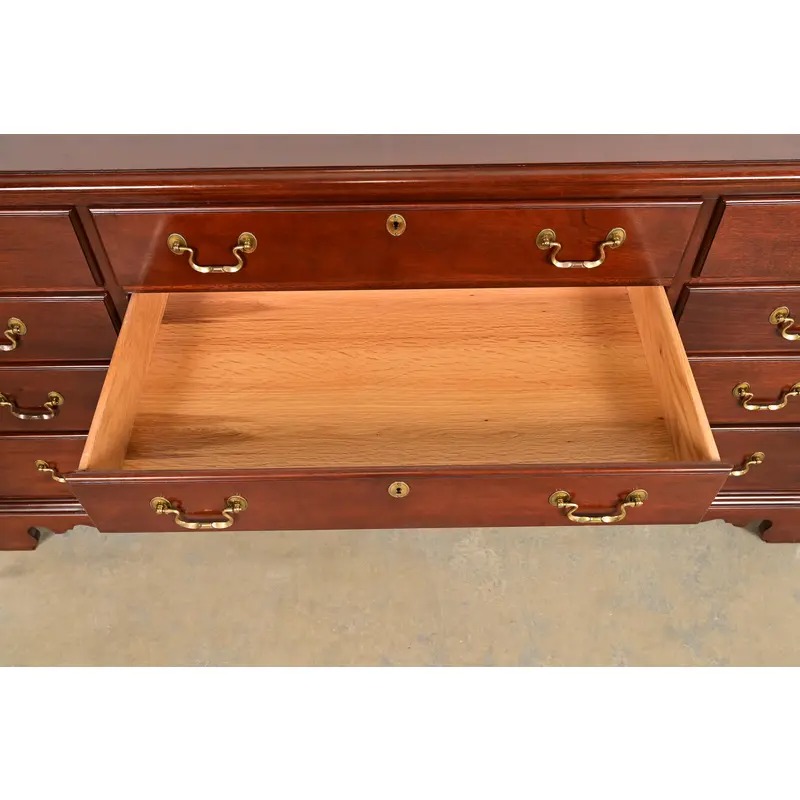 Henkel Harris Style Georgian Solid Mahogany Twelve-Drawer Dresser - Image 7