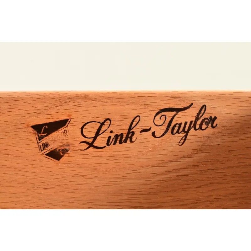 Henkel Harris Style Georgian Solid Mahogany Twelve-Drawer Dresser - Image 8