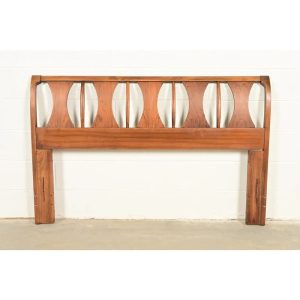 Kent Coffey Perspecta Mid-Century Modern Sculpted Walnut and Rosewood Queen Size Headboard, 1960s
