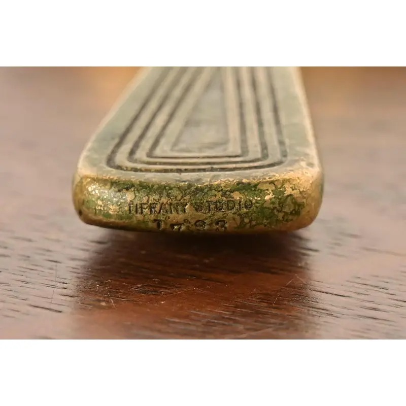 Tiffany Studios New York Graduate Pattern Bronze Doré Magnifying Glass - Image 11