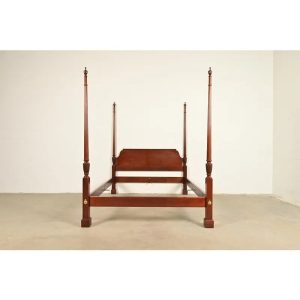 Baker Furniture Georgian Carved Mahogany Queen Size Poster Bed