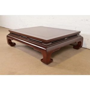 Henredon Mid-Century Hollywood Regency Chinoiserie Carved Mahogany Coffee Table, Newly Refinished