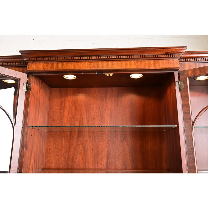 Henkel Harris Georgian Carved Mahogany Lighted Breakfront Bookcase Cabinet - Image 14
