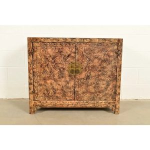 Henredon Mid-Century Hollywood Regency Chinoiserie Faux Tortoise Shell Bar Cabinet, Circa 1970s