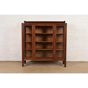 Limbert Style Antique Mission Oak Arts and Crafts Bookcase Cabinet, Circa 1910
