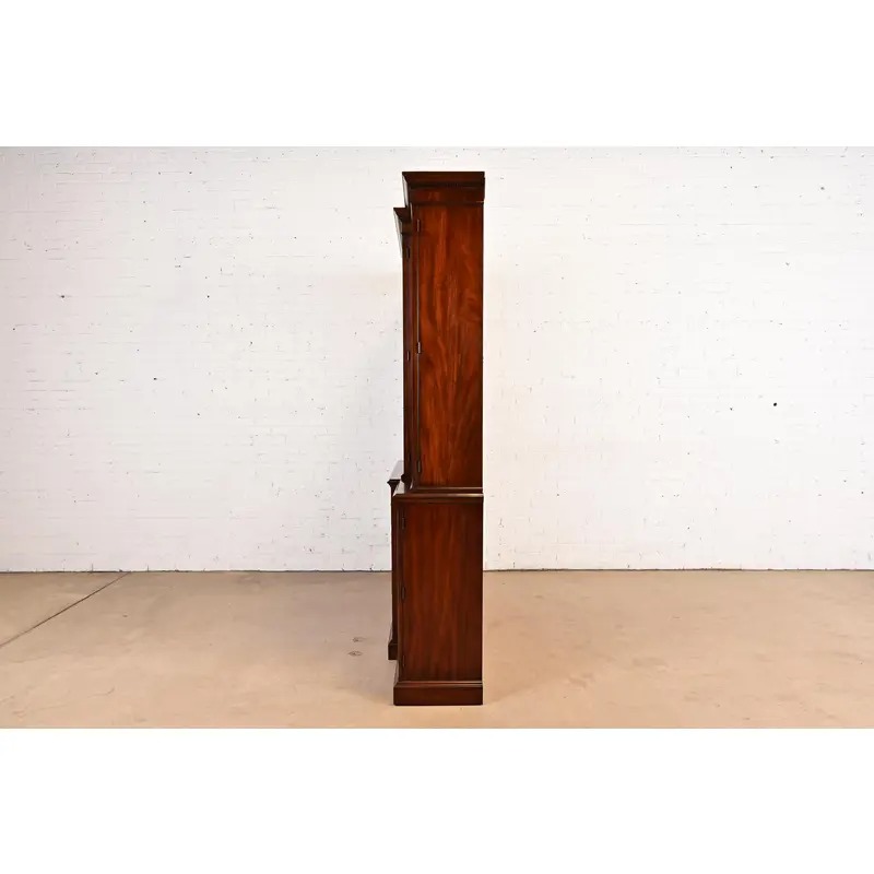 Henkel Harris Georgian Carved Mahogany Lighted Breakfront Bookcase Cabinet - Image 16