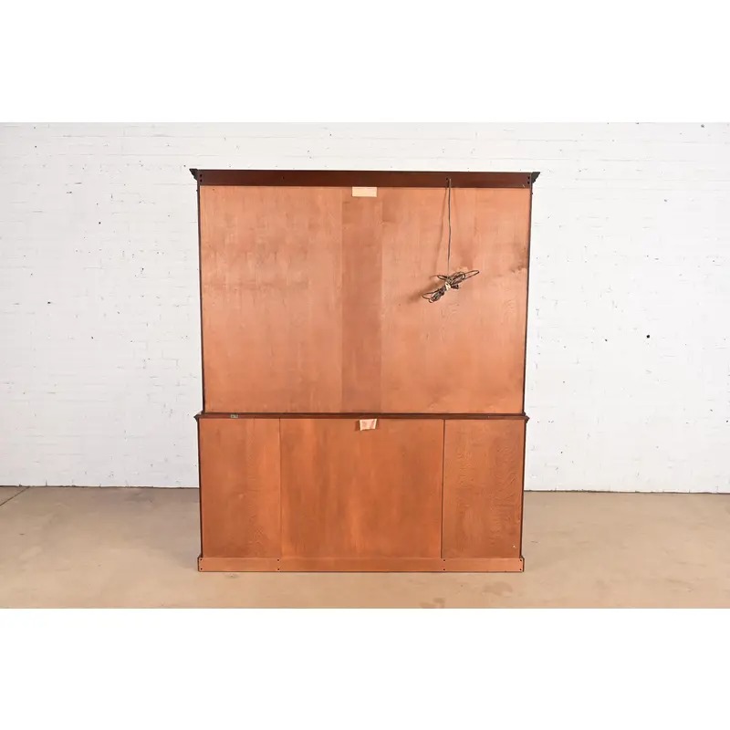 Henkel Harris Georgian Carved Mahogany Lighted Breakfront Bookcase Cabinet - Image 17