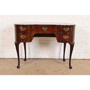 Henredon Queen Anne Mahogany Kidney Shaped Desk or Vanity