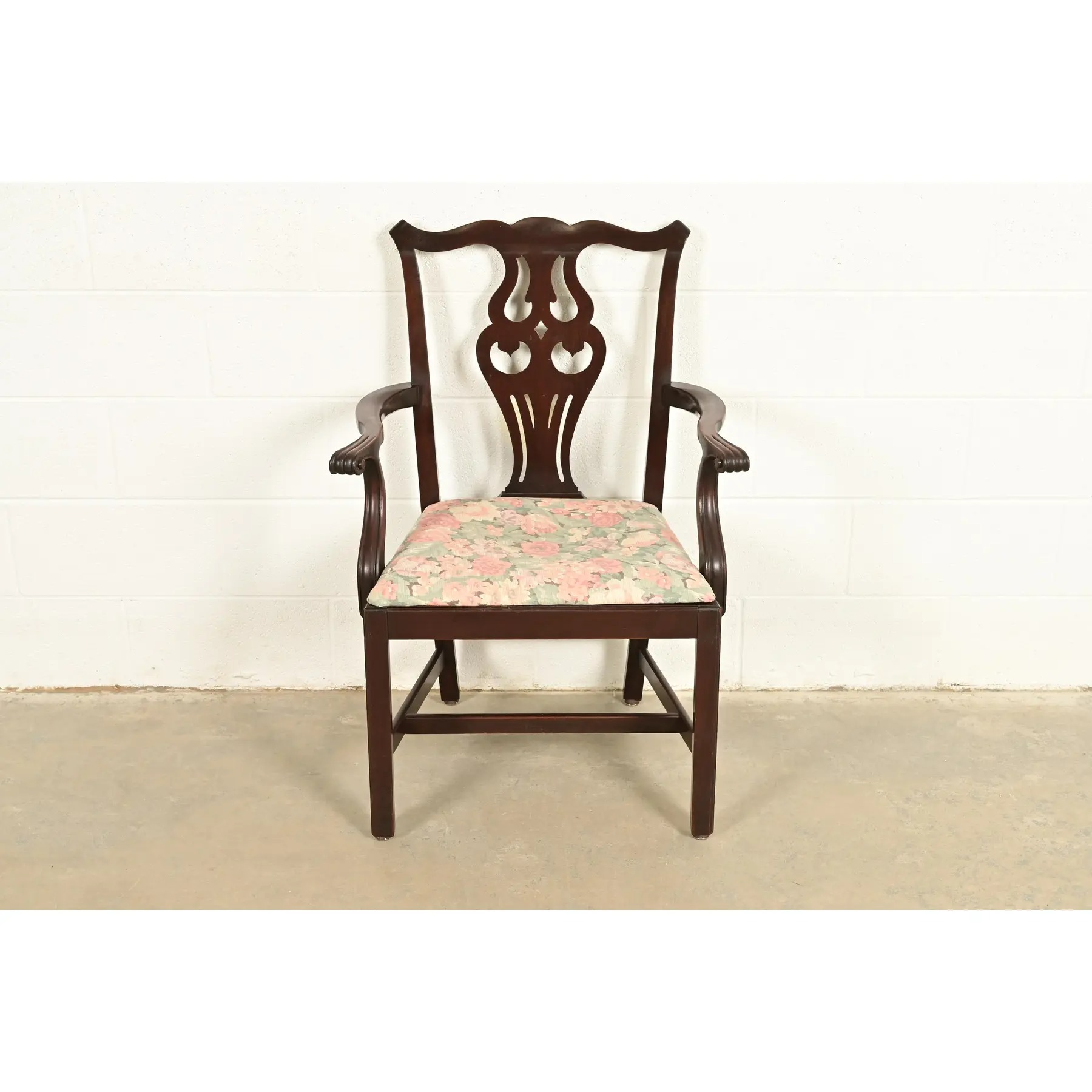 Ethan Allen Georgian Carved Mahogany Armchair - Image 2