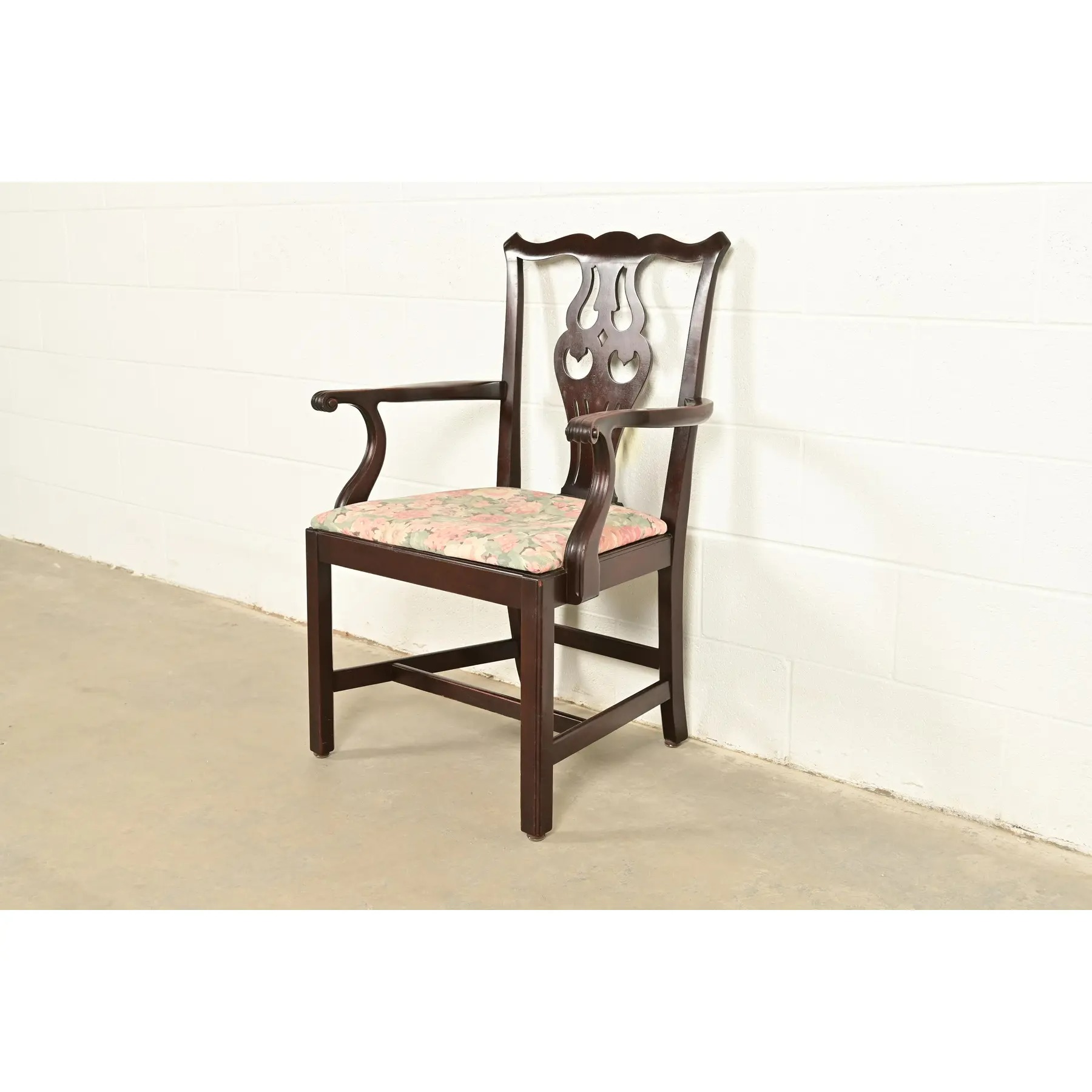 Ethan Allen Georgian Carved Mahogany Armchair - Image 3