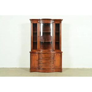 Baker Furniture Style Georgian Carved Mahogany Breakfront Bookcase Cabinet, Circa 1950s