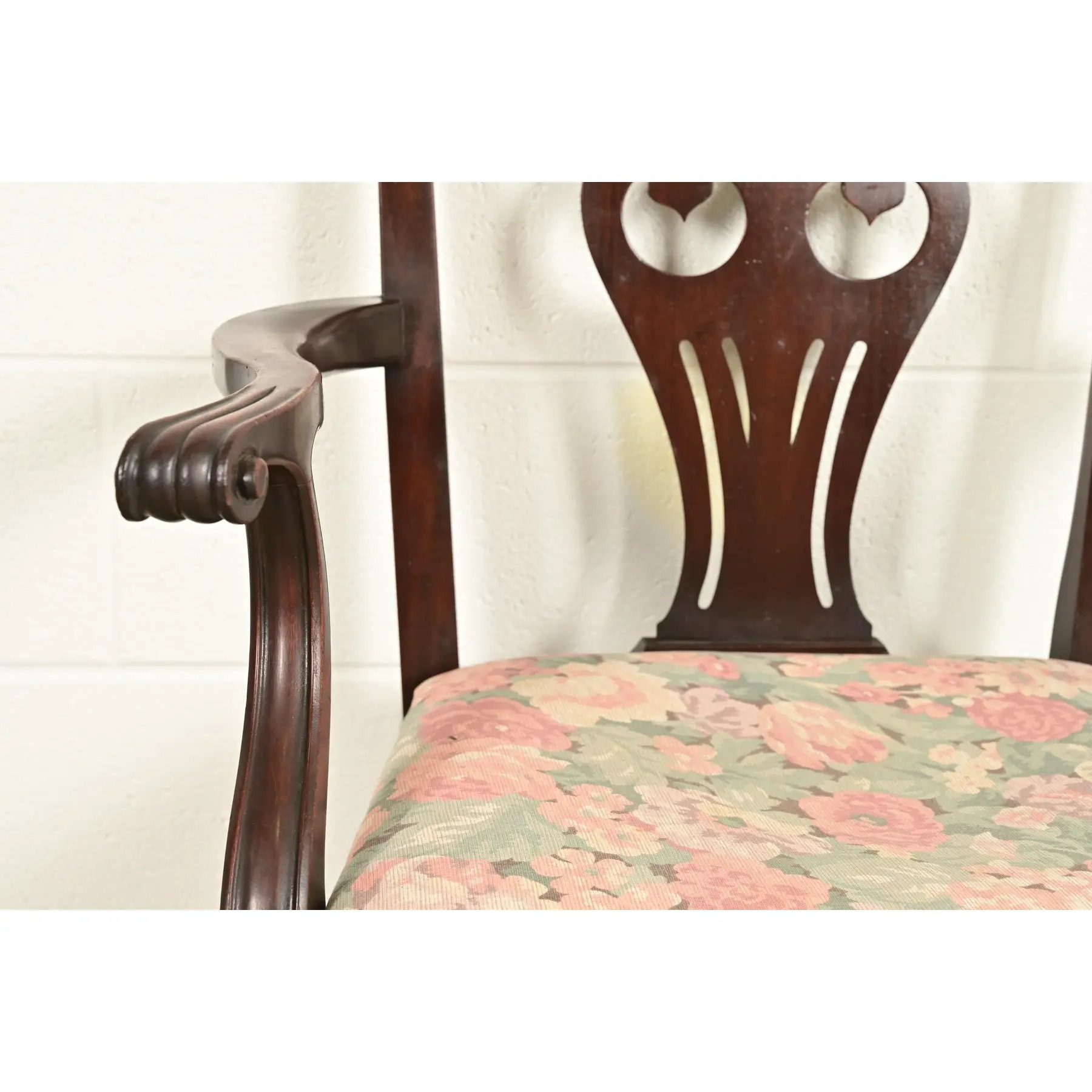 Ethan Allen Georgian Carved Mahogany Armchair - Image 9