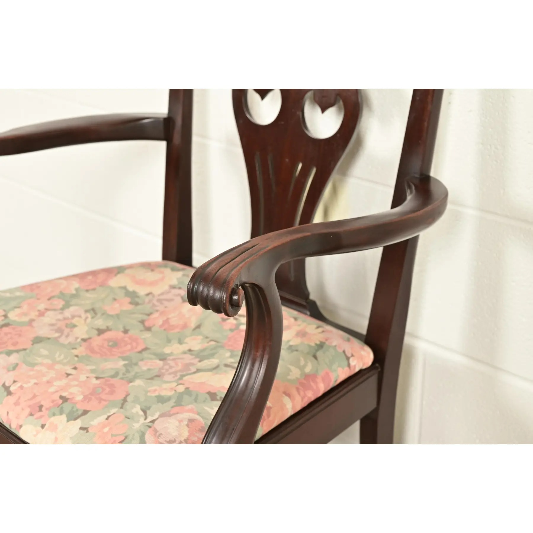 Ethan Allen Georgian Carved Mahogany Armchair - Image 10