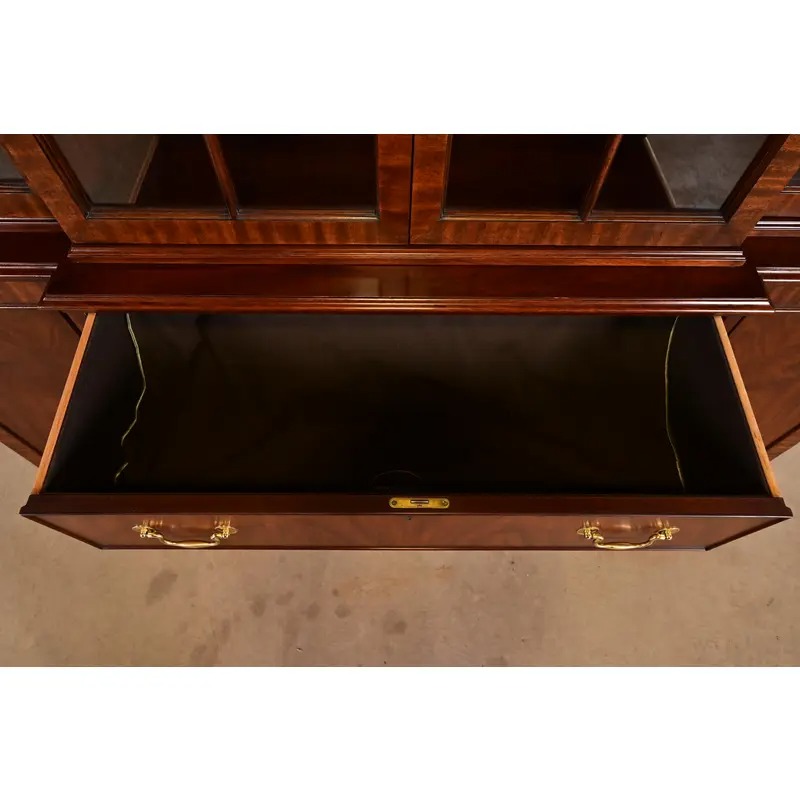 Henkel Harris Georgian Carved Mahogany Lighted Breakfront Bookcase Cabinet - Image 7