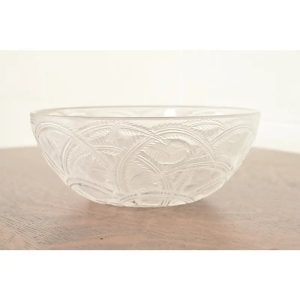 Lalique "Pinsons" Art Deco Frosted Crystal Glass Bowl, Circa 1930s