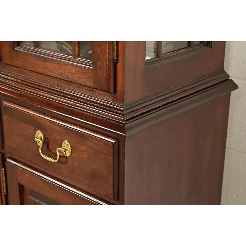 Ethan Allen Knob Creek Georgian Carved Mahogany Lighted Breakfront Bookcase Cabinet - Image 12