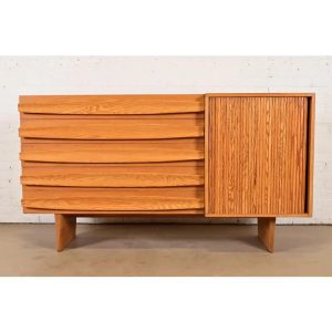 Harold Schwartz for Romweber Mid-Century Modern Sculpted Oak Tambour Door Dresser or Credenza, 1950s