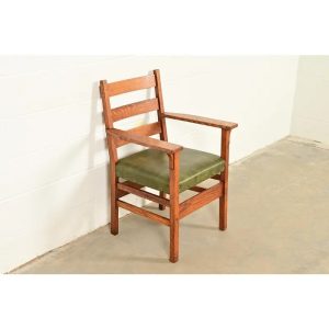 Gustav Stickley Antique Mission Oak Arts & Crafts Ladder Back Armchair, Circa 1910