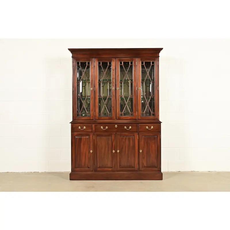 Ethan Allen Knob Creek Georgian Carved Mahogany Lighted Breakfront Bookcase Cabinet