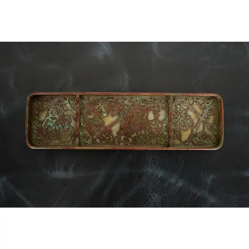 Tiffany Studios New York Grapevine Pattern Bronze and Favrile Slag Glass Pen Tray - Image 3