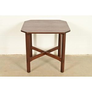 L. & J. G. Stickley Antique Mission Oak Arts & Crafts Clip Corner Lamp Table or Center Table, Circa 1910