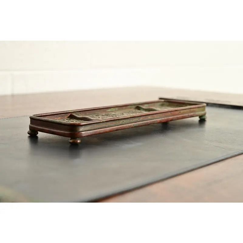 Tiffany Studios New York Grapevine Pattern Bronze and Favrile Slag Glass Pen Tray - Image 5