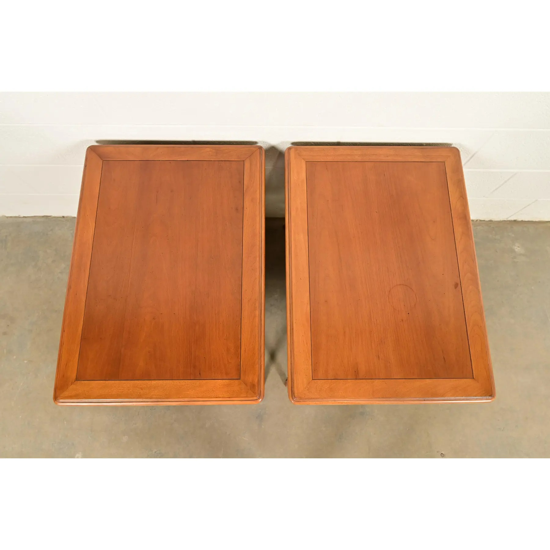 HHekman French Provincial Louis XV Carved Walnut Nightstands or Side Tables, Pairekman French Provincial Louis XV Carved Walnut Nightstands or Side Tables, Pair - Image 13