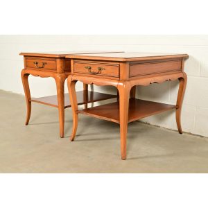 HHekman French Provincial Louis XV Carved Walnut Nightstands or Side Tables, Pairekman French Provincial Louis XV Carved Walnut Nightstands or Side Tables, Pair