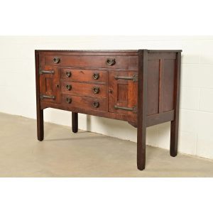 Stickley Brothers Antique Mission Oak Arts & Crafts Strap Hinge Sideboard, Circa 1910