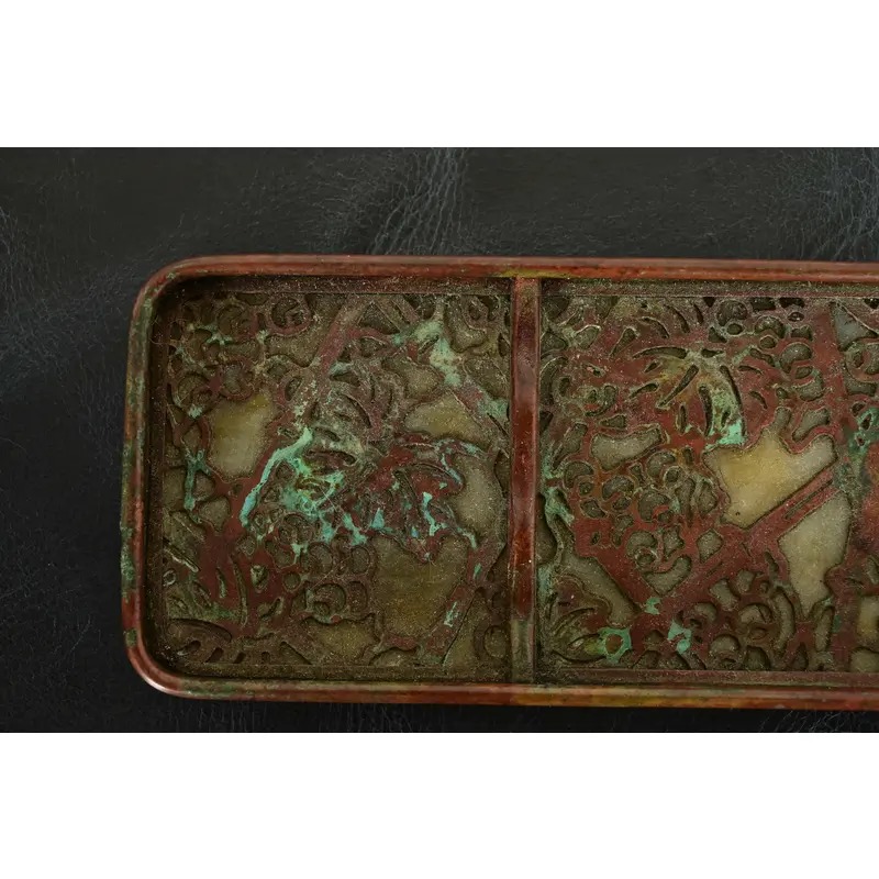 Tiffany Studios New York Grapevine Pattern Bronze and Favrile Slag Glass Pen Tray - Image 7