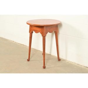 Ethan Allen Style Queen Anne Solid Walnut Tea Table or Occasional Side Table