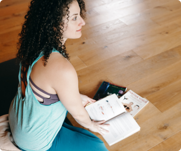 yoga teacher leading philosophy class at echo park yoga studio